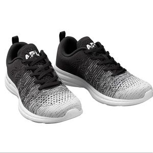 APL Women’s Techloom Sneakers, size 8.5